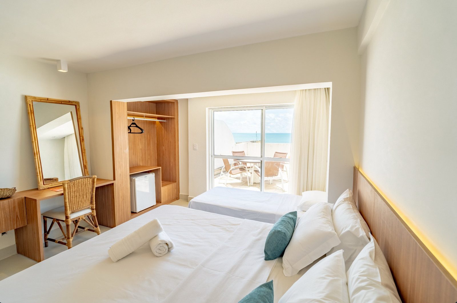 Quarto Vista Mar: vista geral com o mar ao fundo